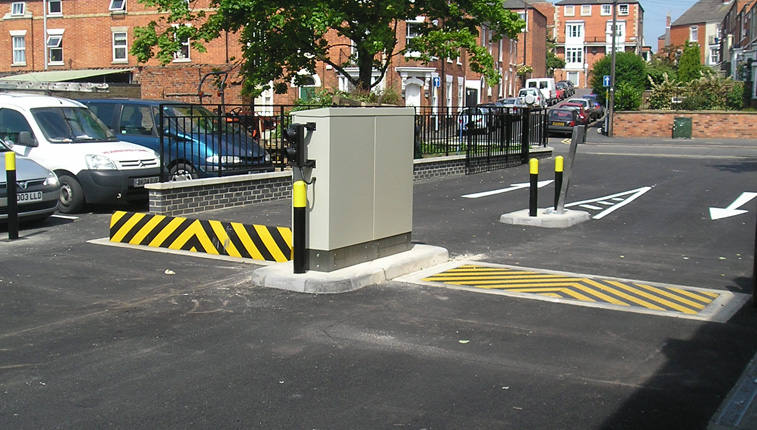 Heavy duty road blocker security installation and call-out repairs London Hertfordshire Midlands – Industrial Gates and Barrier Systems