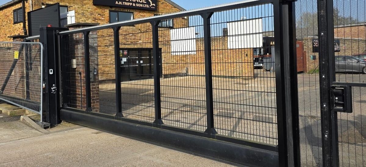 Automatic sliding gate installation and repair Hertfordshire London Midlands – Industrial Gates and Barrier Systems