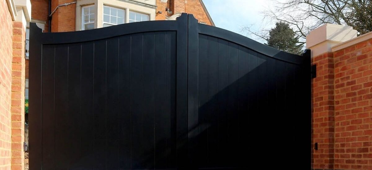 Automated swing gate installation repair service home and industrial London Hertfordshire Midlands – Industrial Gates and Barrier Systems