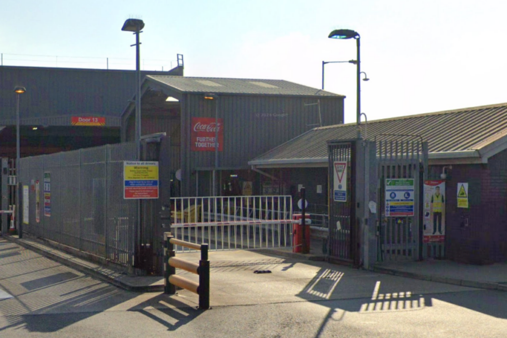 Hydraulic gate repair manufacturing
distribution site Enfield North London —
Industrial Gates and Barrier Systems gate and barrier engineers
